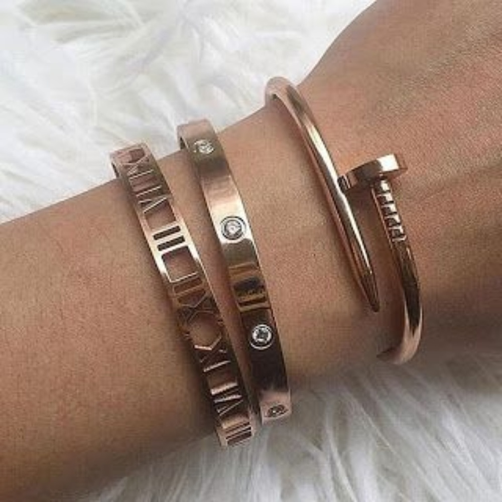 Nail Bracelet Gold